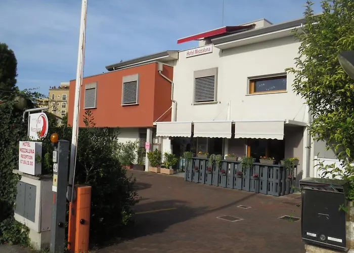 Hotel Mezzaluna