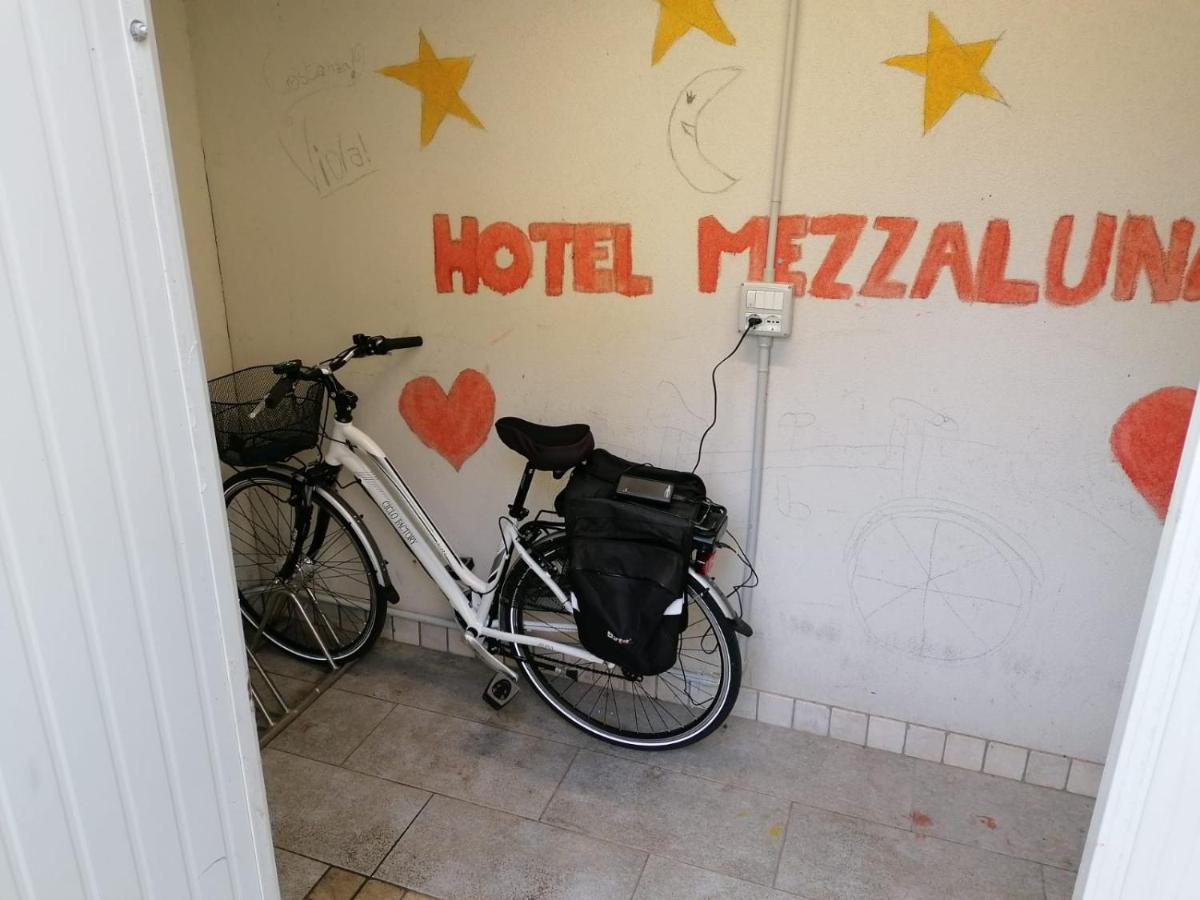 Mezzaluna Hotel 3*