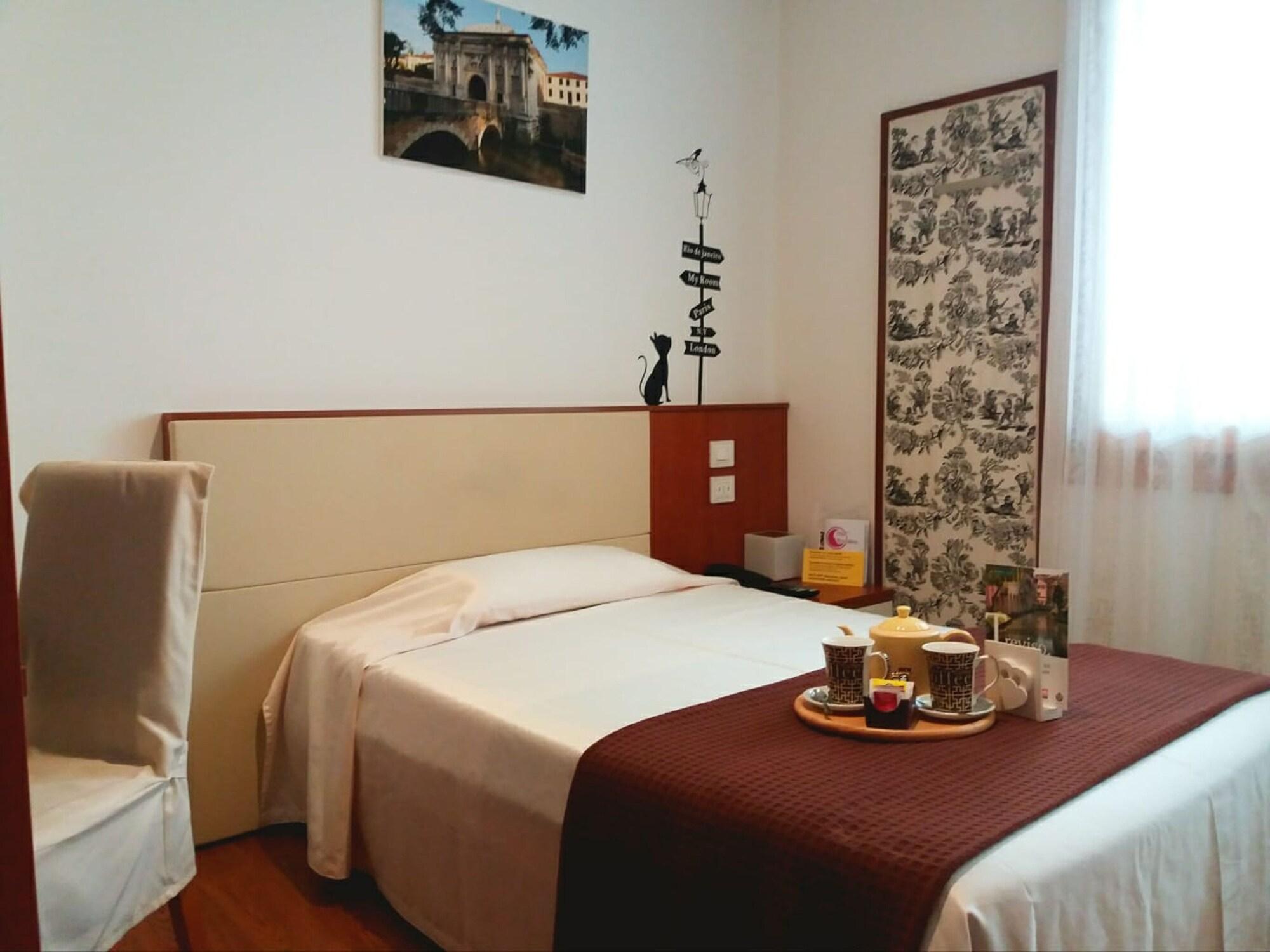 Hotel Mezzaluna 3*