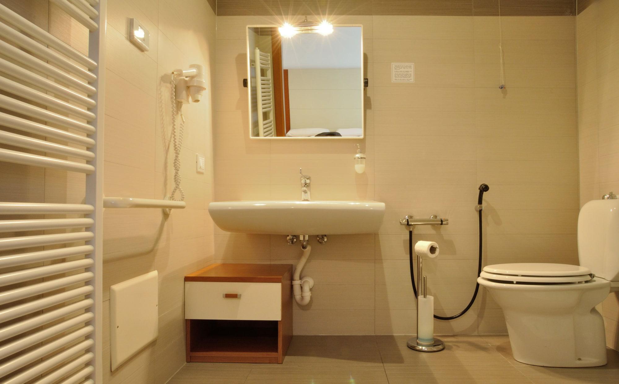 Mezzaluna 3*